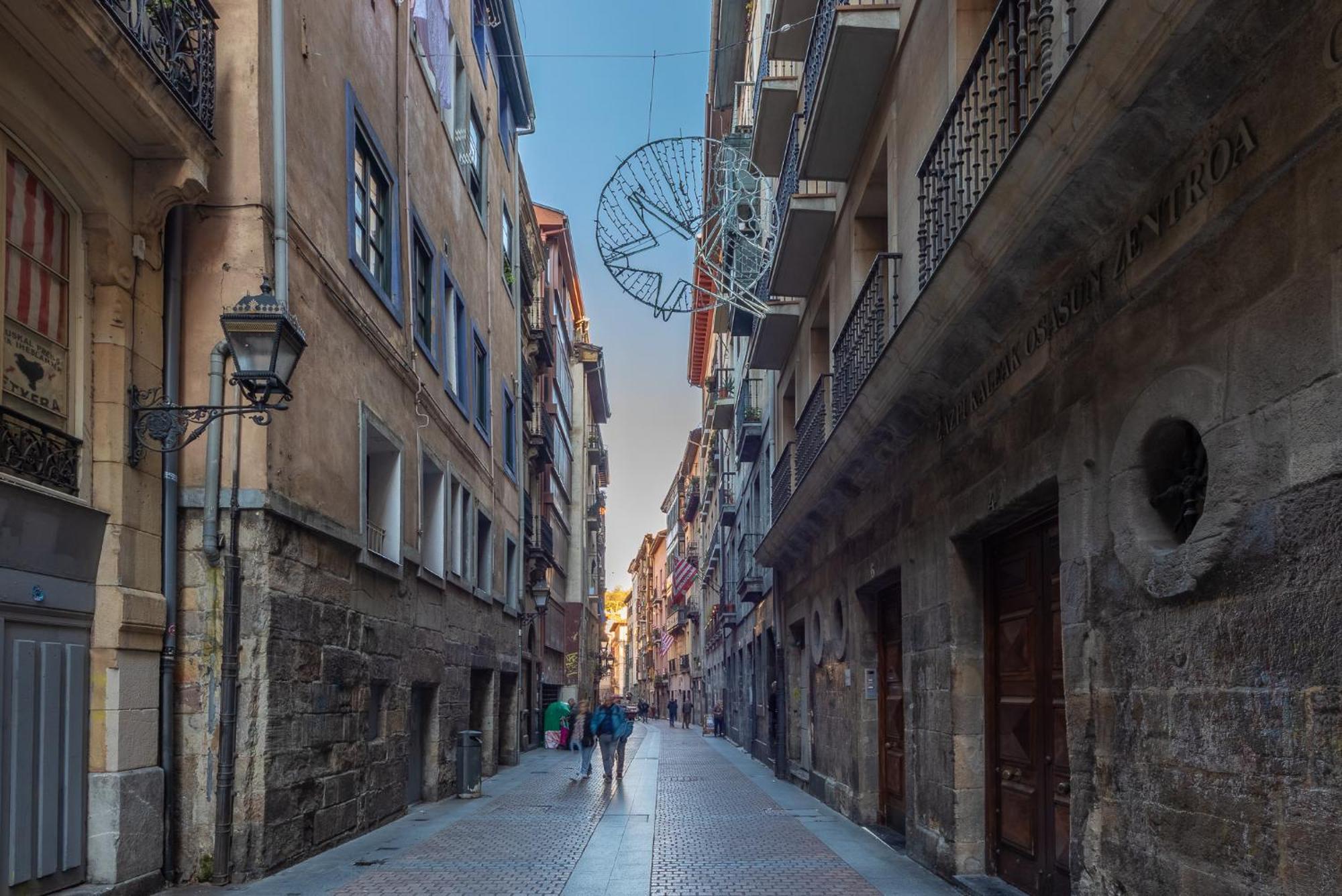 Apartamento Centrico Casco Viejo Bilbao Bagian luar foto